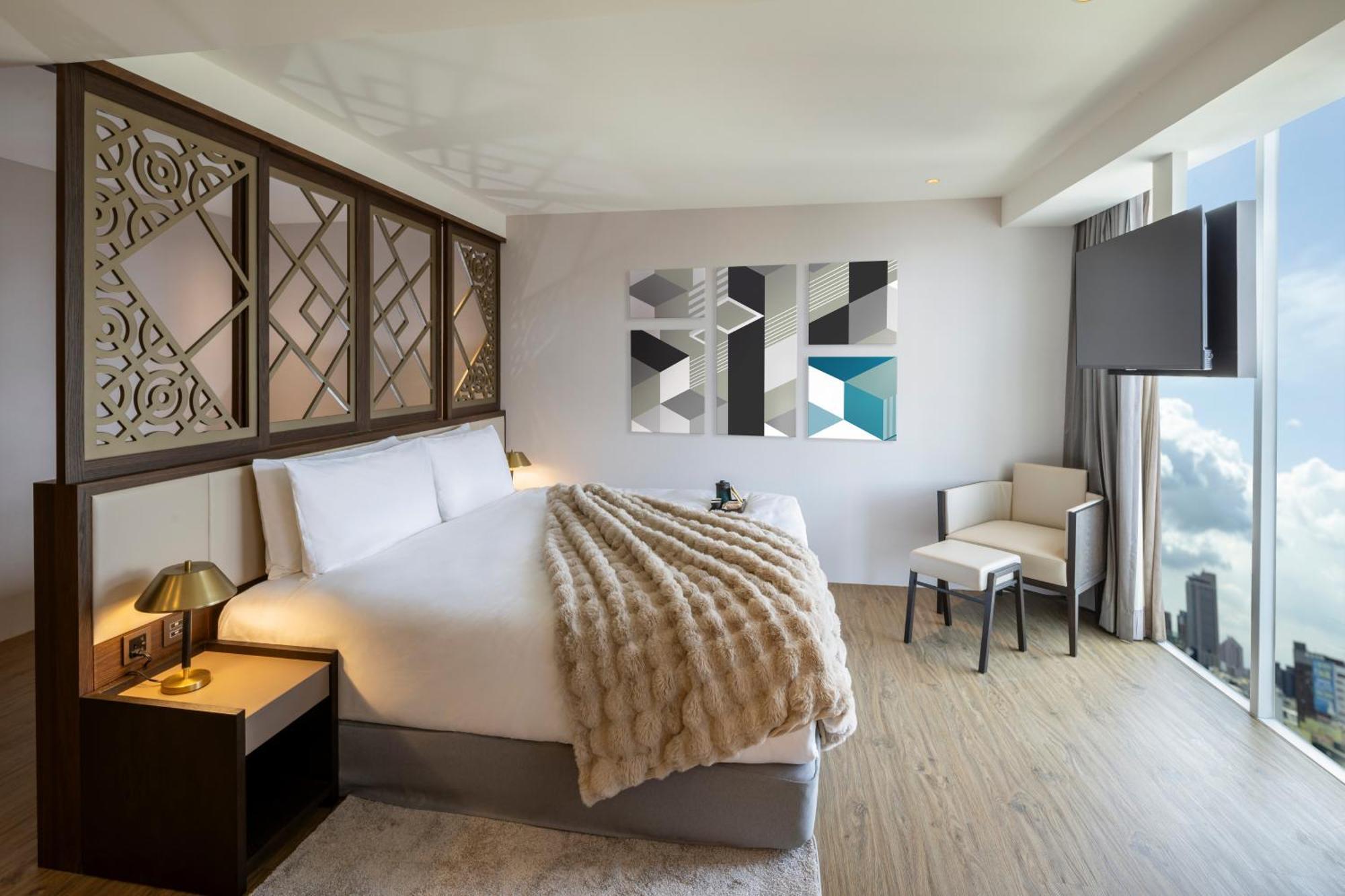 Voyage Kaohsiung By Cosmos Oasis Hotel Kültér fotó