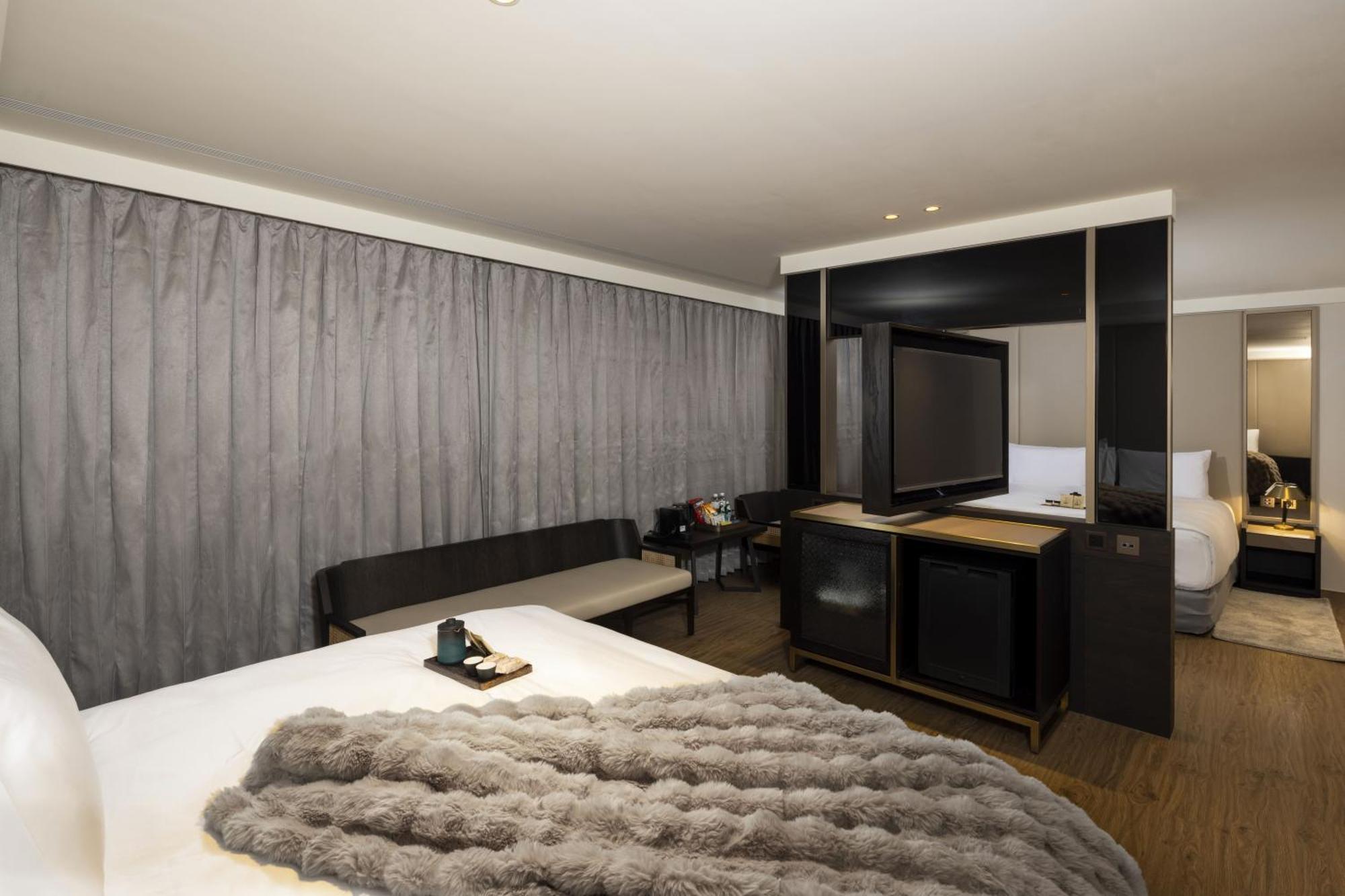 Voyage Kaohsiung By Cosmos Oasis Hotel Kültér fotó