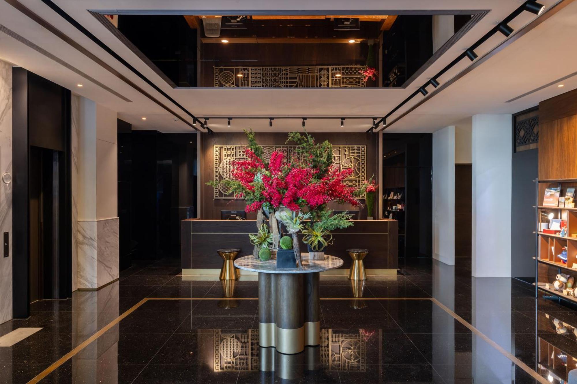 Voyage Kaohsiung By Cosmos Oasis Hotel Kültér fotó